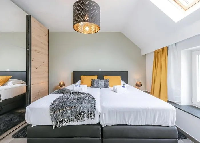 Pleasant Near The Center Of * Gante