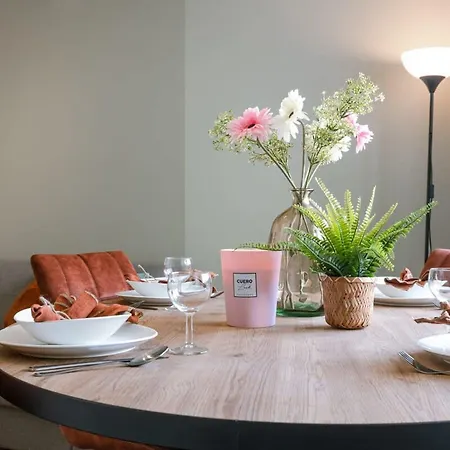 Pleasant Near The Center Of Apartment